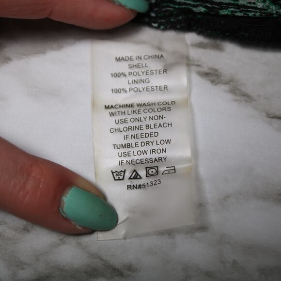 Vince Camuto Abstract Print Puff Short Sleeve Top in Rich Black & Green Size XS - Picture 9 of 11